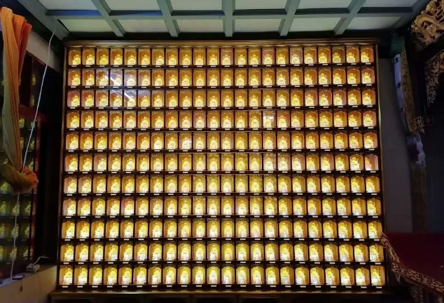 萬(wàn)佛墻大佛龕尺寸如何計(jì)算，要把握哪幾個(gè)點(diǎn)？
